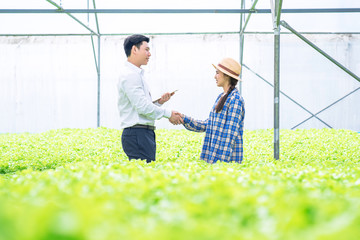 Cooperation with business alliances between farmers and organic hydroponic vegetable buyers.