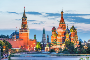 Kremlin en St. Basil& 39 s Cathedral op het Rode Plein, Moskou, Rusland