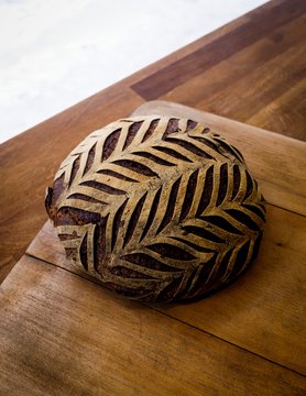 Close up of rye bread on cutting board