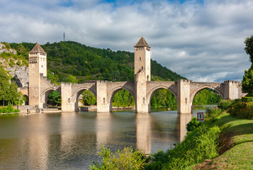 Fototapeta premium Pont Valentre across the Lot River in Cahors south west France