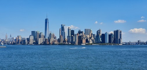 Fototapeta na wymiar new york city skyline river