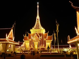 festliche Begräbnisfeier für den König: Phnom Penh 2013