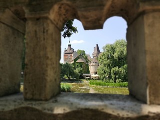 Fototapeta na wymiar ruins of old castle Budapest 