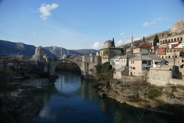 Blick auf die Altstadt und Brücke von Mostar