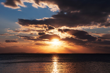 coucher de soleil sur la mer méditerranée