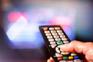 Fernbediehnung auswählen / Multimedia / Online Streaming