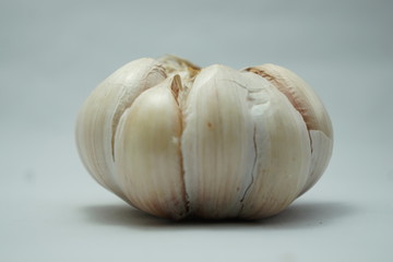 One aromatic garlic