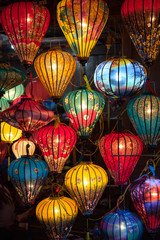 Fototapeta na wymiar Vietnamese lanterns in Hoi An Night Market　ホイアン・ナイトマーケットの提灯