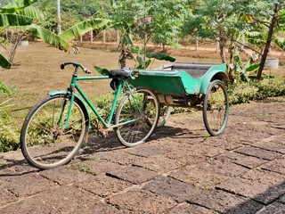Fototapeta na wymiar cambodian bike at a pepper farm