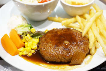 ハンバーグランチ