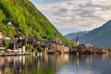 Fototapeta premium Hallstatt Austria, Nature landscape of Hallstatt village with lake and mountain