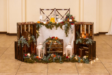 A main table decorated for an autumn wedding