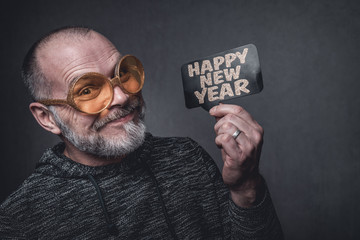 Happy new year Man mit lustiger Brille lächelt Ausdruck Var. 1