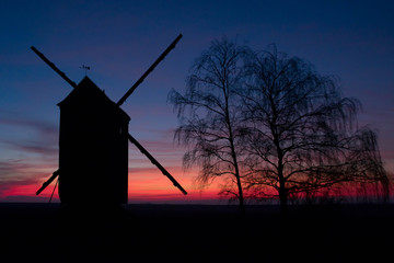 silhouette du moulin de Maves