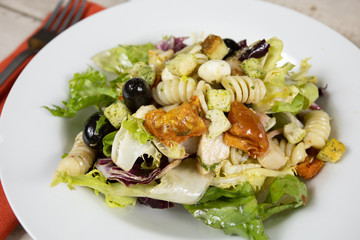 salad made of raw vegetables and pasta