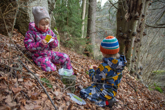 Children found a geocaching box