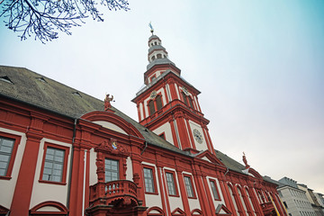 Kirche und Rathaus