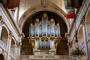 Pipe organ in Eglise Saint-Louis des Invalides 