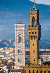 Italia, Toscana, Firenze, Campanile di Giotto e torre di Palazzo Vecchio