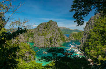 Fototapeta na wymiar lake in Philippines
