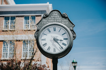 Fototapeta na wymiar Horloge de la ville