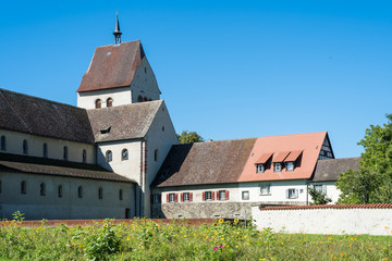 Fototapeta na wymiar Münster auf der Insel Reichenau
