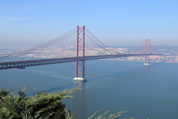 Fototapeta na wymiar Lissabon Portugal Ponte de 25 Abril