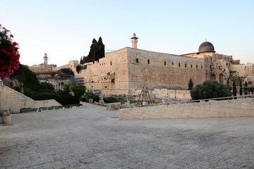 Fototapeta premium The Temple Mount, Western Wall Heritage Foundation and the old city of Jerusalem, Israel.