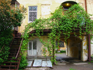Fototapeta na wymiar Ukraine, Odessa. Old Odessa courtyard 