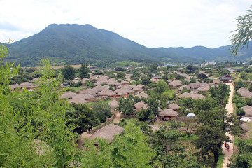 Obraz premium 초가 마을