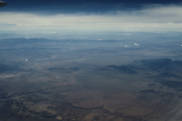 Fototapeta na wymiar Desert panorama from the plain to California