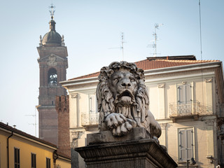 Statue of one of the two Lions placed on the pylons of the 