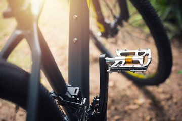 aluminium bicycle pedal - obrazy, fototapety, plakaty