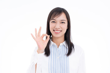 OKの合図をする女性