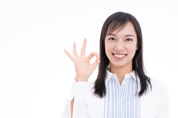 OKの合図をする女性