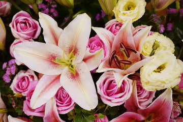 Lily and Pink roses flower bouquet