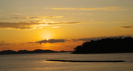 Obraz premium 夕日に染まる 竹島