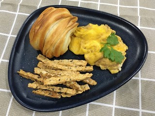 Deep Fried Mantou with Scrambled eggs and black sesame Tempeh 