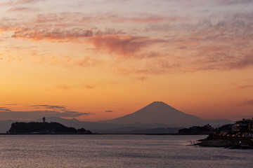 鎌倉市稲村ケ崎から富士山夕景