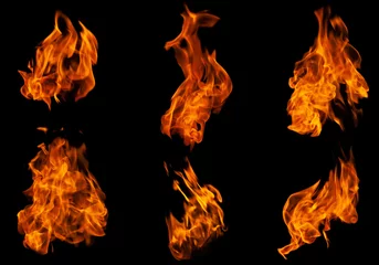 Gardinen Feuersammlungssatz Flamme brennend auf dunklem Hintergrund für Grafikdesignzwecke isoliert © Akarawut