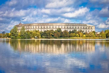 Reichskongresshalle oor Kongresshalle und Dokumentationszentrum auf dem ehemaligen Reichsparteitagsgelände in Nürnberg © xbrchx