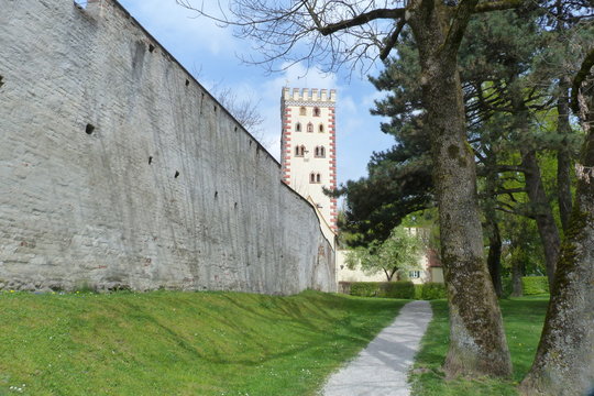Stadtmauer in Landsberg am Lech mit Bayertor