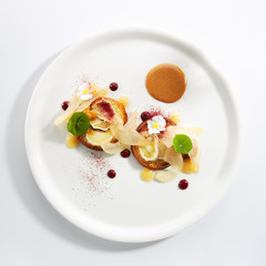 Round Brioche Toast with Camembert Cheese and Pear Slices
