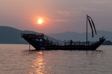 Sunset, Lake Pichola, Udaipur, Rajasthan, India