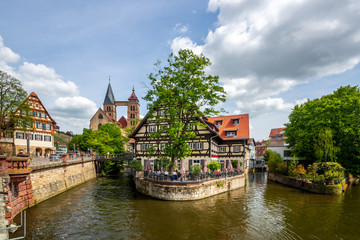 Fototapeta na wymiar Altstadt mit Kirche, Esslingen am Neckar, Deutschland 