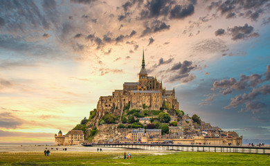 Mont-Saint-Michel - Sonnenuntergang - obrazy, fototapety, plakaty