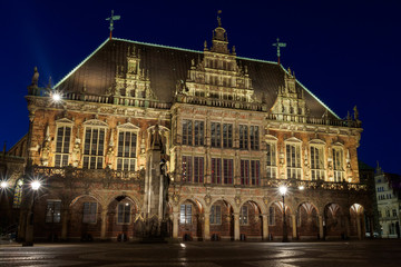 Obraz premium Night scene of city hall in Bremen, Germany