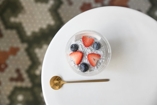 chia pudding with berries