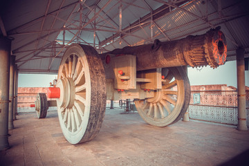Fototapeta na wymiar old cannon in the fort