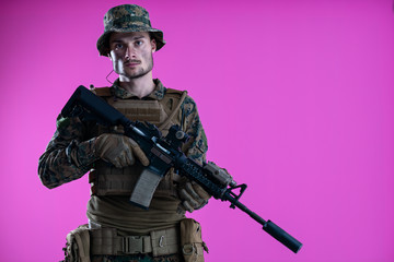 Obraz premium modern warfare soldier pink backgorund